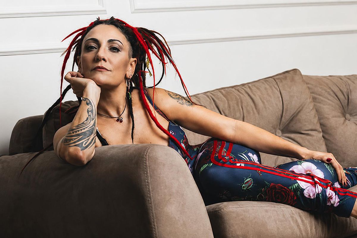 rock-muzigin-asi-kizi-ozlem-tekin-yillar-sonra_9ed47c6e7c_amp